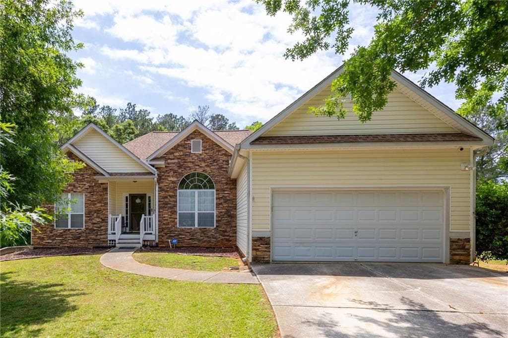 3 bedroom, 3 bathroom, 3,653 sq ft single family residence under contract at 310 Hillcrest Drive, Hiram, GA 30141 — photo 2