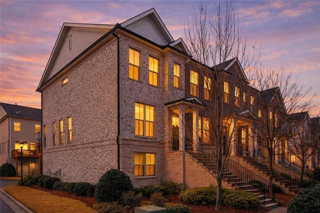 2 bedroom, 4 bathroom, 1,956 sq ft townhouse sold at 4219 Deming Circle, Sandy Springs, GA 30342
