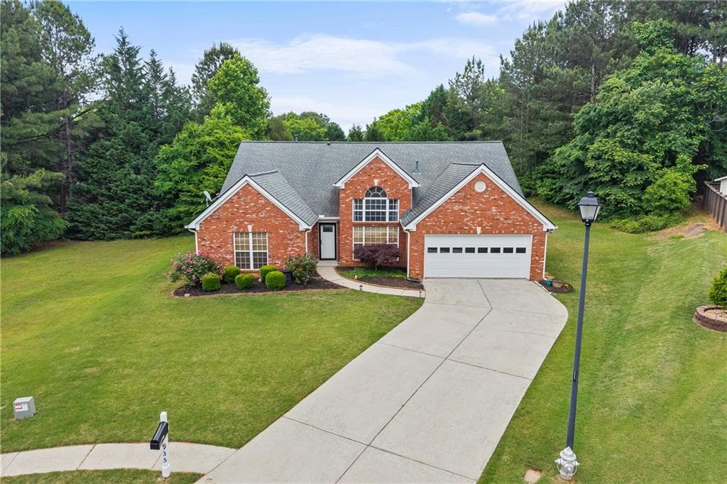 3 bedroom, 2 bathroom, 2,082 sq ft single family residence under contract at 935 Waldwick Drive, Lawrenceville, GA 30045 — photo 2