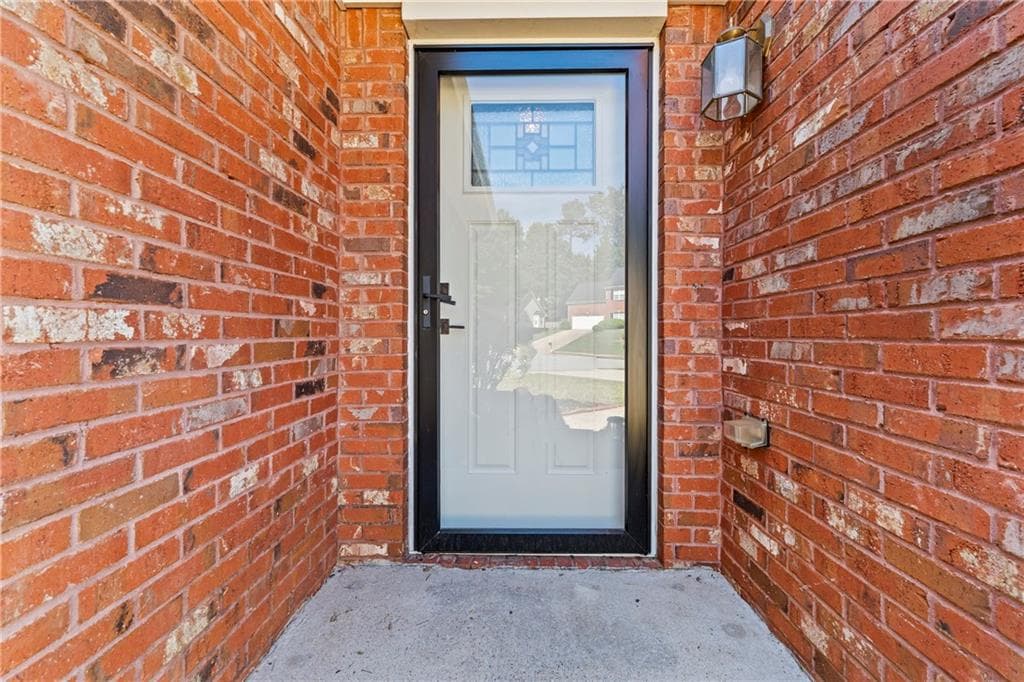 3 bedroom, 2 bathroom, 2,082 sq ft single family residence under contract at 935 Waldwick Drive, Lawrenceville, GA 30045 — photo 4