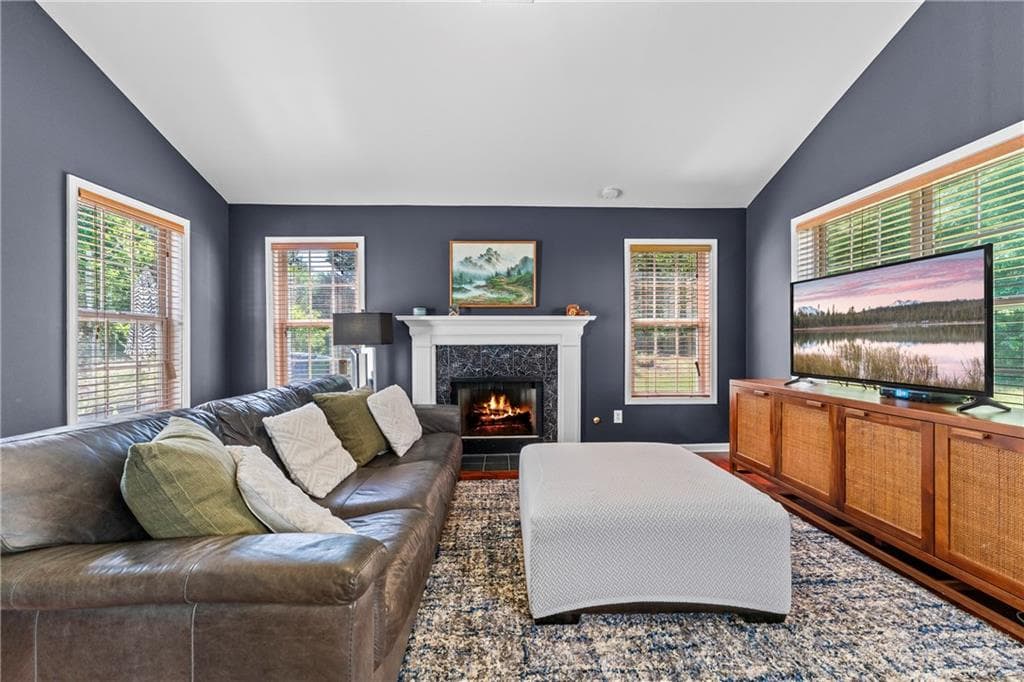 3 bedroom, 2 bathroom, 2,082 sq ft single family residence under contract at 935 Waldwick Drive, Lawrenceville, GA 30045 — photo 5