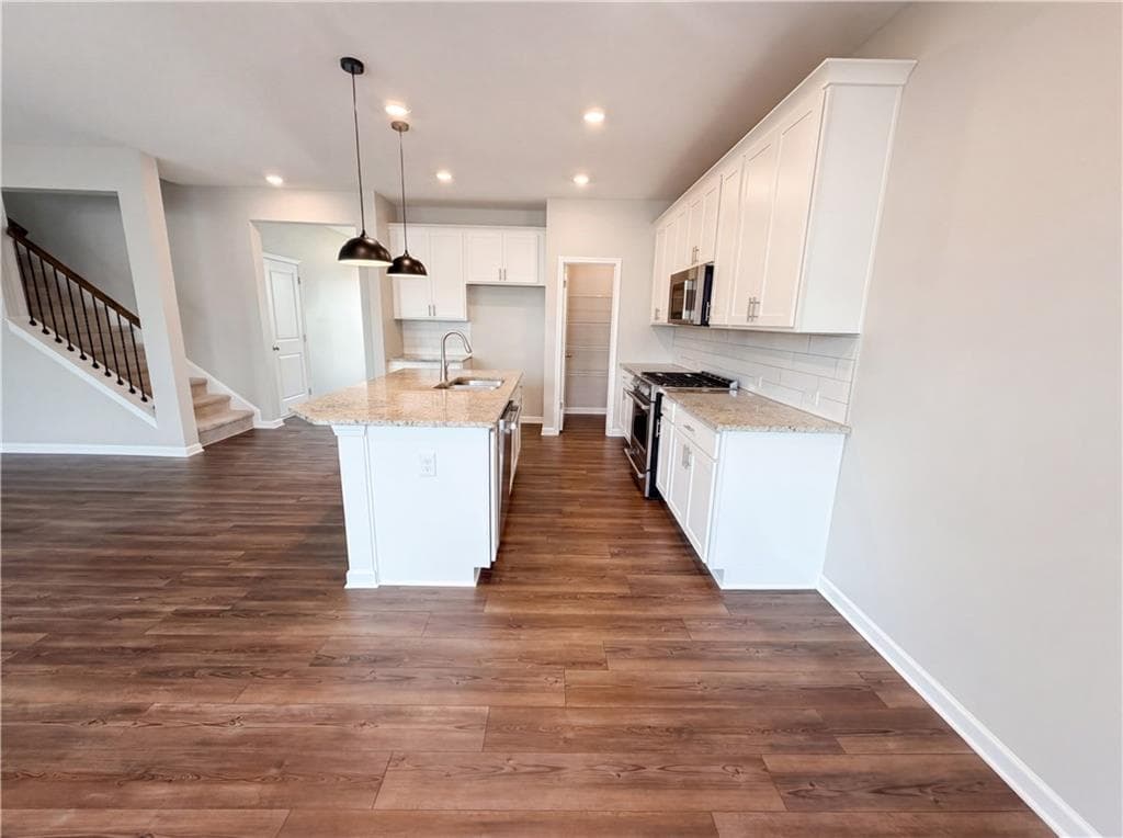 5 bedroom, 3 bathroom, 3,650 sq ft single family residence under contract at 4205 Goosecross Court, Lilburn, GA 30047 — photo 7