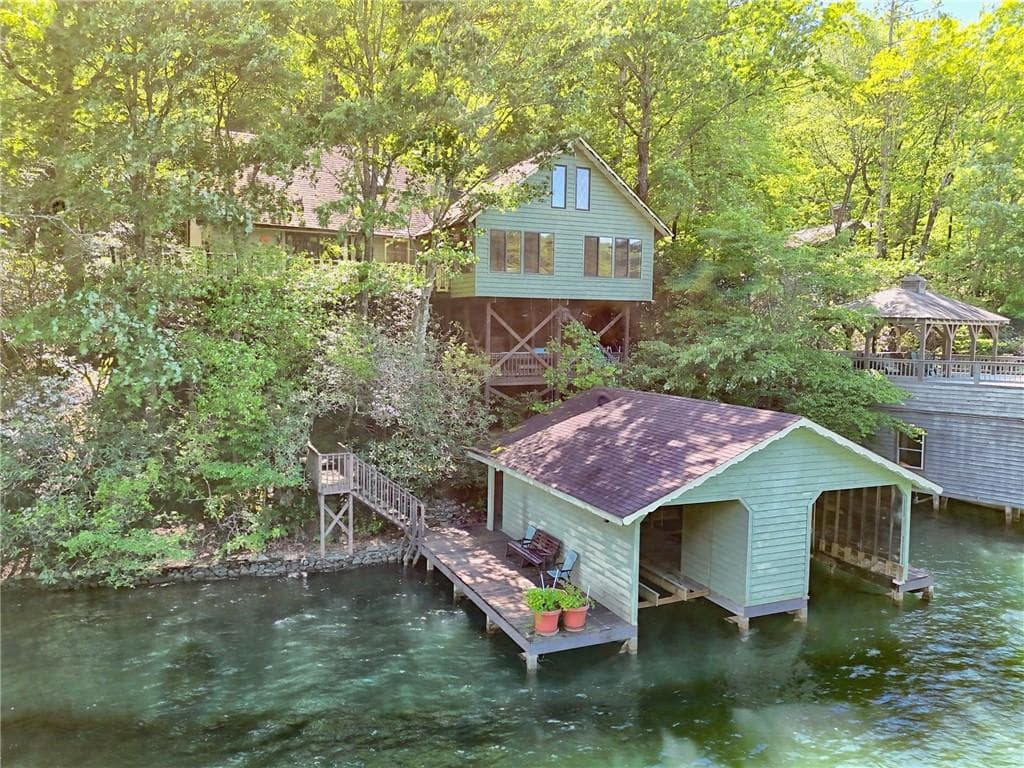 3 bedroom, 3 bathroom, 2,352 sq ft single family residence under contract at 15 Imperial Lane, Clayton, GA 30525