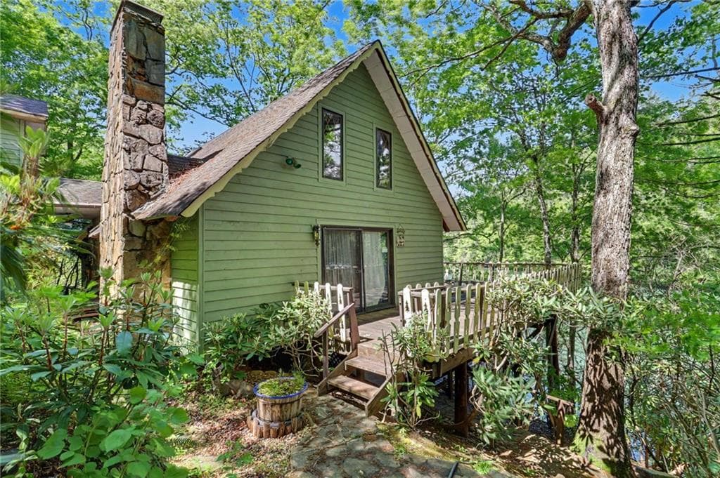 3 bedroom, 3 bathroom, 2,352 sq ft single family residence under contract at 15 Imperial Lane, Clayton, GA 30525 — photo 4