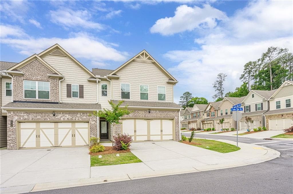 3 bedroom, 3 bathroom, 1,922 sq ft townhouse for sale at 6940 Cedar Glen Road, Peachtree Corners, GA 30360 — photo 1 of 24