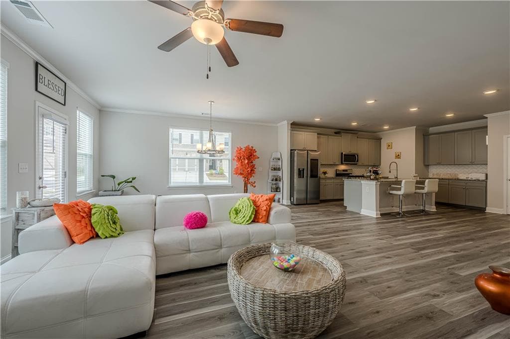 3 bedroom, 3 bathroom, 1,922 sq ft townhouse for sale at 6940 Cedar Glen Road, Peachtree Corners, GA 30360 — photo 7