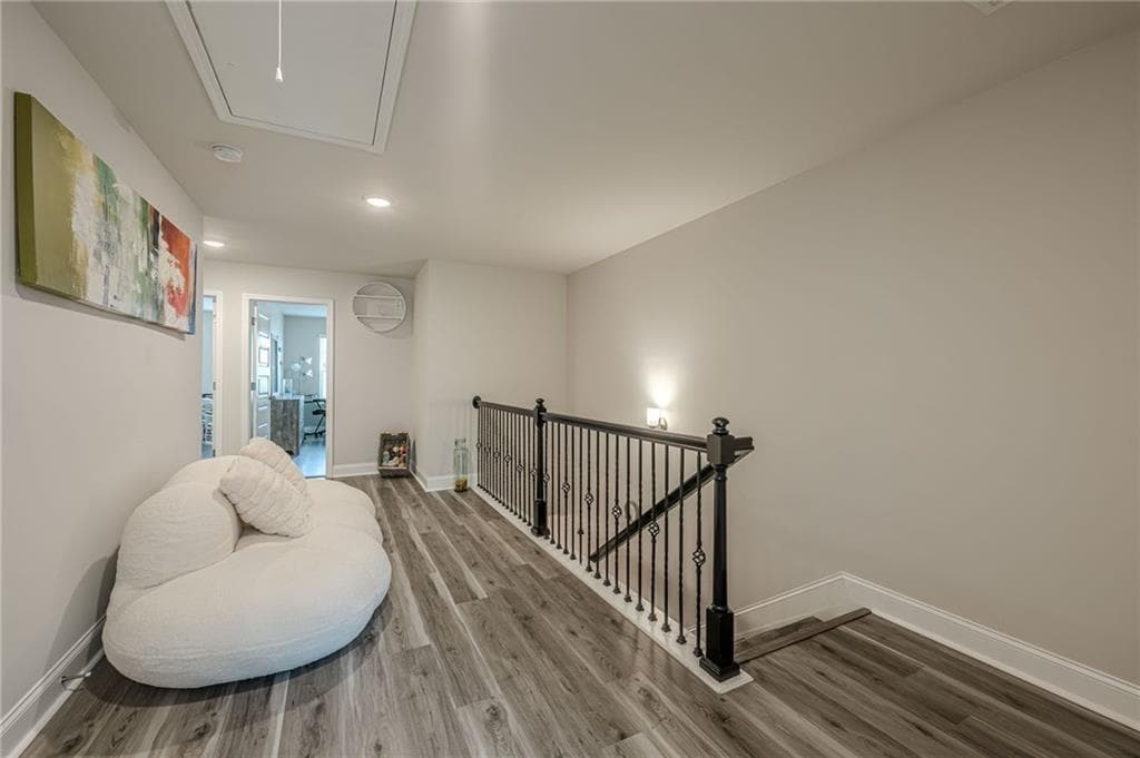 3 bedroom, 3 bathroom, 1,922 sq ft townhouse for sale at 6940 Cedar Glen Road, Peachtree Corners, GA 30360 — photo 10