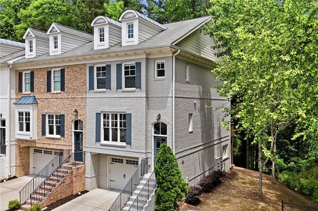 3 bedroom, 4 bathroom, 1,932 sq ft townhouse for sale at 410 Wade Creek Road, Alpharetta, GA 30009 — photo 2