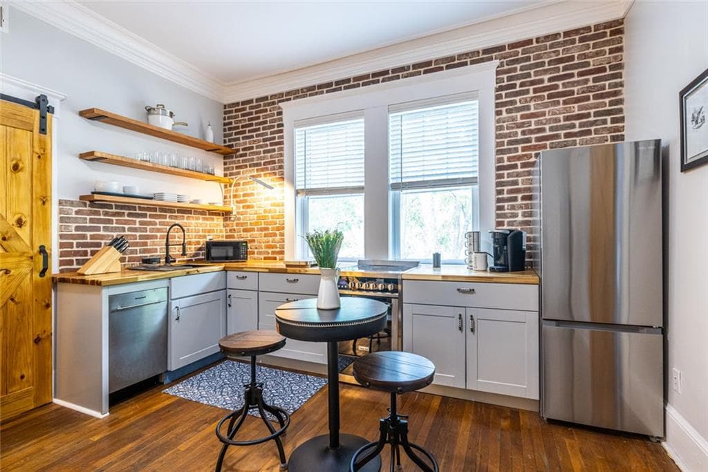 1 bedroom, 1 bathroom, 448 sq ft condominium for sale at 1144 Blue Ridge Avenue 9, Atlanta, GA 30306 — photo 5