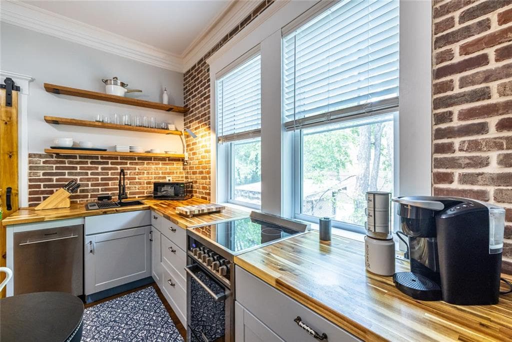 1 bedroom, 1 bathroom, 448 sq ft condominium for sale at 1144 Blue Ridge Avenue 9, Atlanta, GA 30306 — photo 6