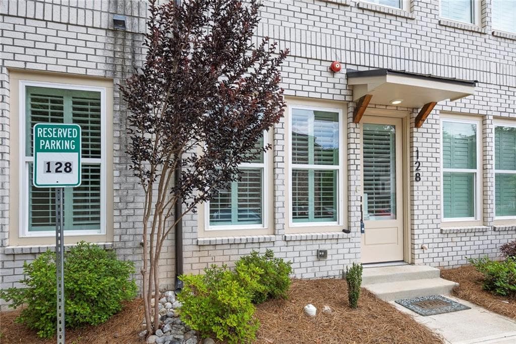 2 bedroom, 2 bathroom, 1,152 sq ft townhouse for sale at 9040 Main Street 128, Woodstock, GA 30188 — photo 3