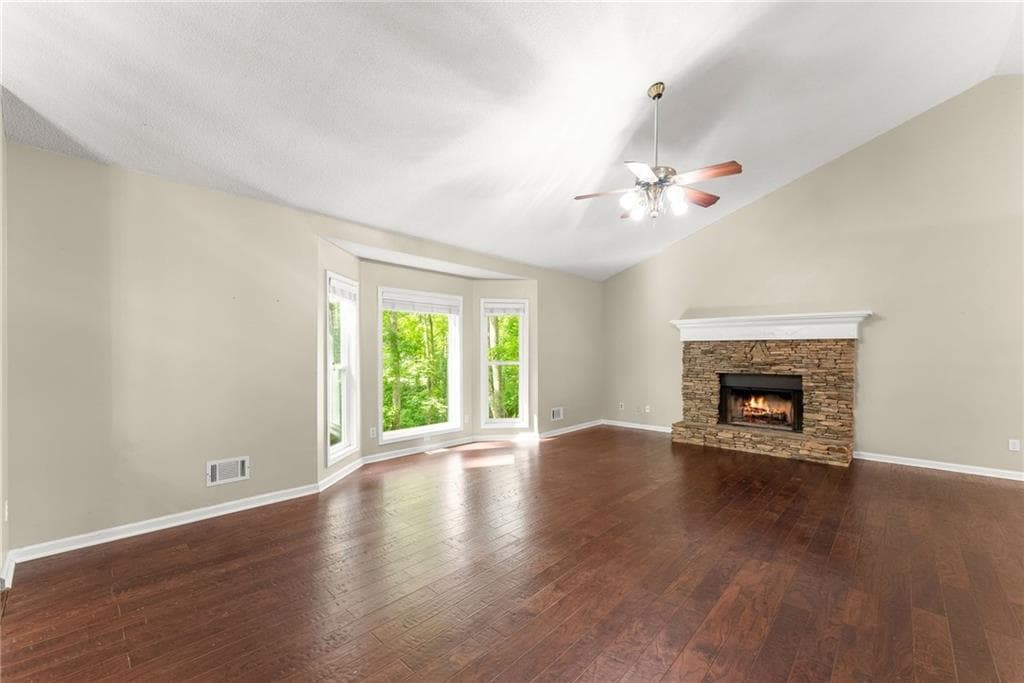 4 bedroom, 3 bathroom, 3,533 sq ft single family residence under contract at 7095 Cogburn Road, Cumming, GA 30028 — photo 5