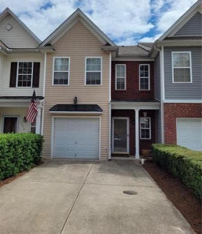 2 bedroom, 3 bathroom, 1,736 sq ft townhouse for rent at 2954 Greyhawk Lane, Cumming, GA 30040 for $1,799 a month