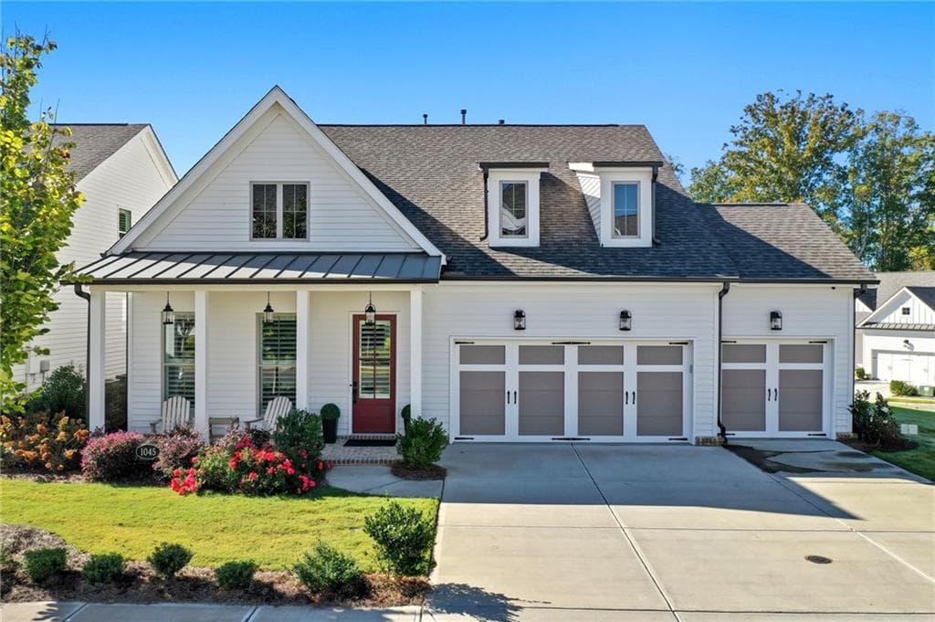 3 bedroom, 3 bathroom, 2,862 sq ft single family residence sold at 1045 Cagle Creek Overlook, Canton, GA 30115