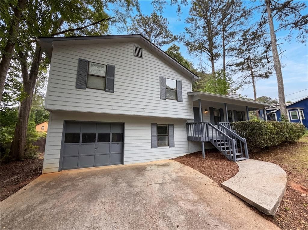 3 bedroom, 2 bathroom, 1,620 sq ft single family residence under contract at 3193 Pinto Drive, Powder Springs, GA 30127 — photo 2