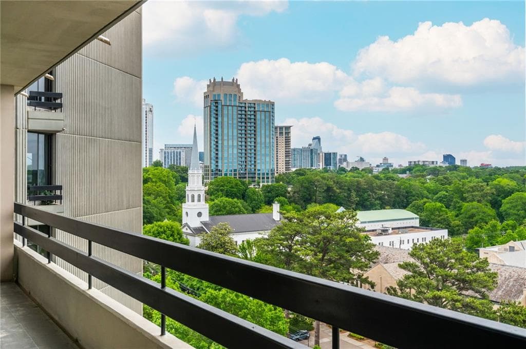 2 bedroom, 2 bathroom, 2,403 sq ft condominium under contract at 2660 Peachtree Road 15G, Atlanta, GA 30305 — photo 8