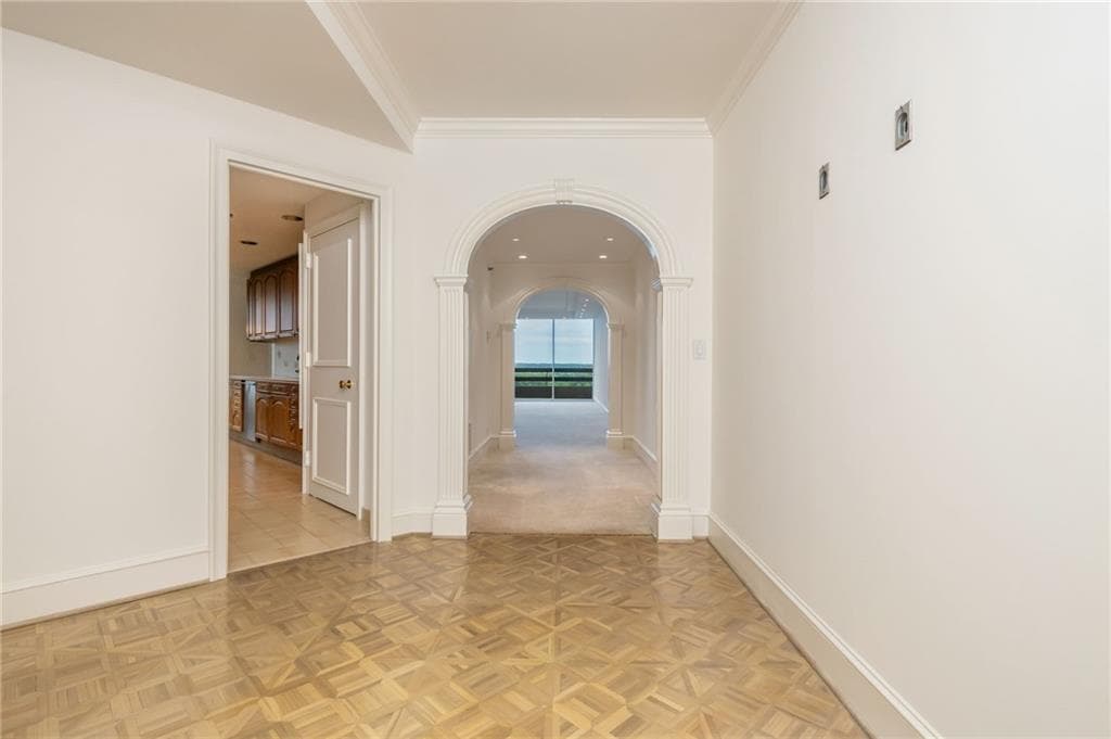 2 bedroom, 2 bathroom, 2,403 sq ft condominium under contract at 2660 Peachtree Road 15G, Atlanta, GA 30305 — photo 3