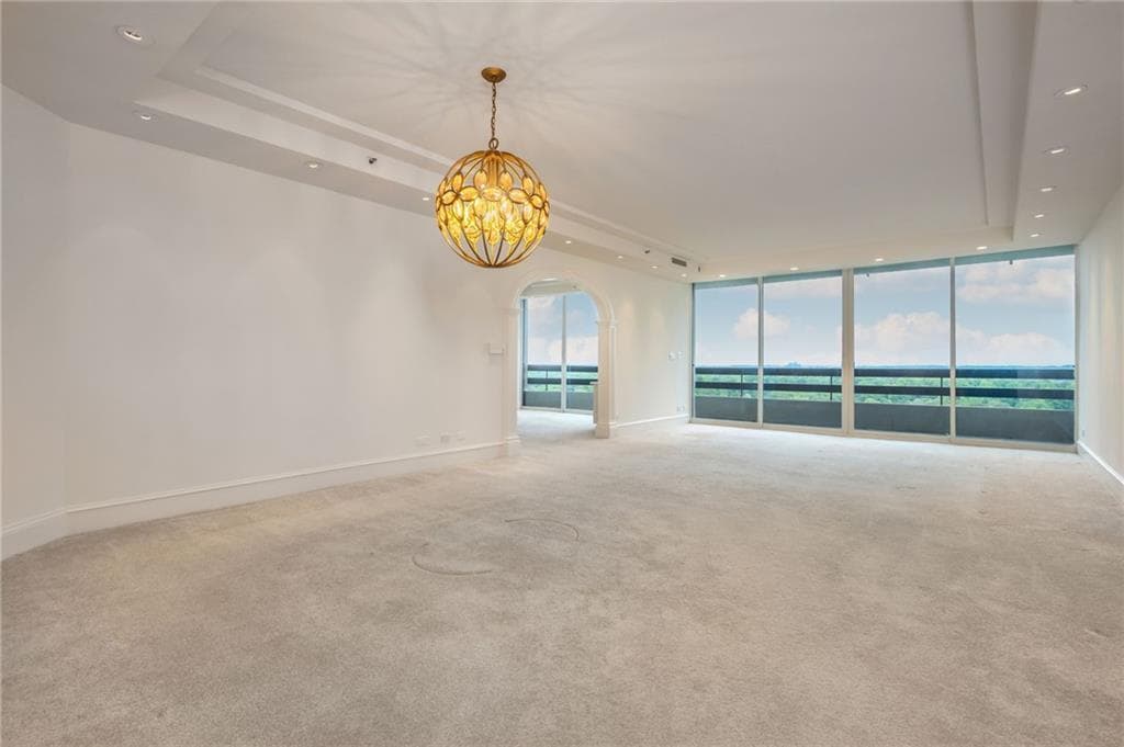 2 bedroom, 2 bathroom, 2,403 sq ft condominium under contract at 2660 Peachtree Road 15G, Atlanta, GA 30305 — photo 10