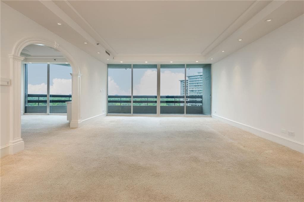 2 bedroom, 2 bathroom, 2,403 sq ft condominium under contract at 2660 Peachtree Road 15G, Atlanta, GA 30305 — photo 9