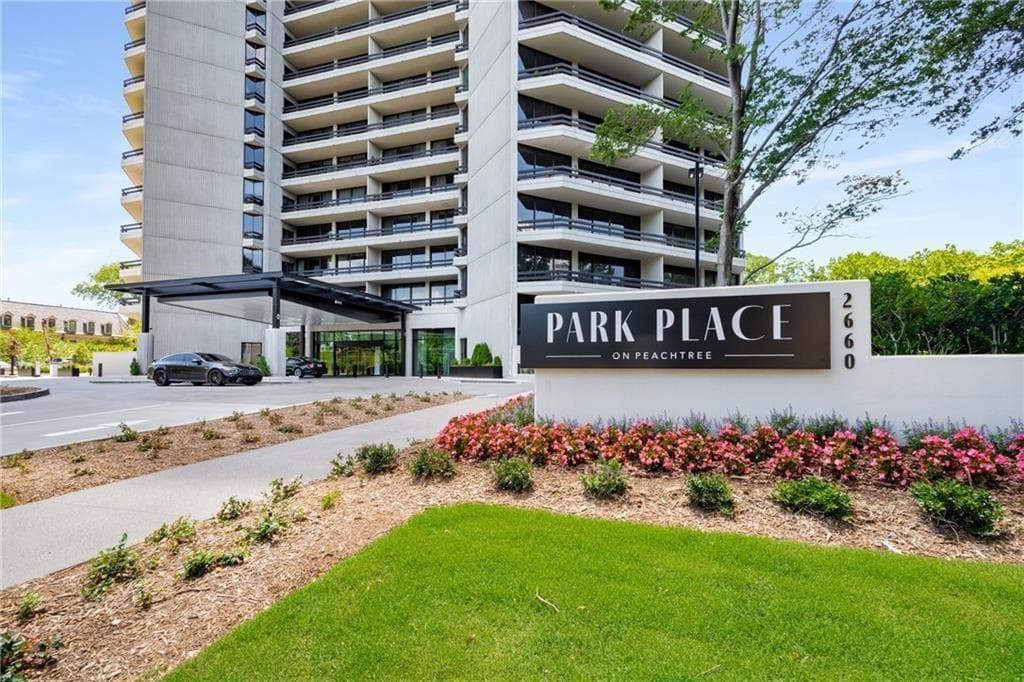 2 bedroom, 2 bathroom, 2,403 sq ft condominium under contract at 2660 Peachtree Road 15G, Atlanta, GA 30305
