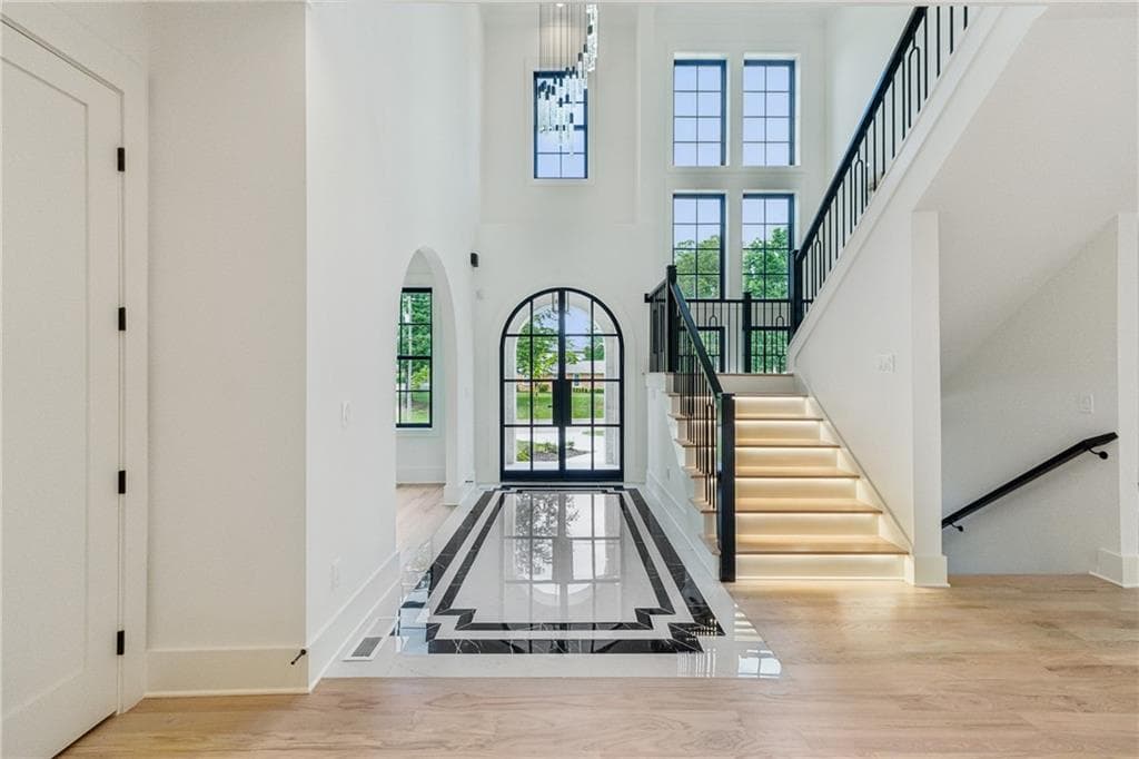 7 bedroom, 8 bathroom, 8,000 sq ft single family residence under contract at 4052 Providence Road, Marietta, GA 30062 — photo 2