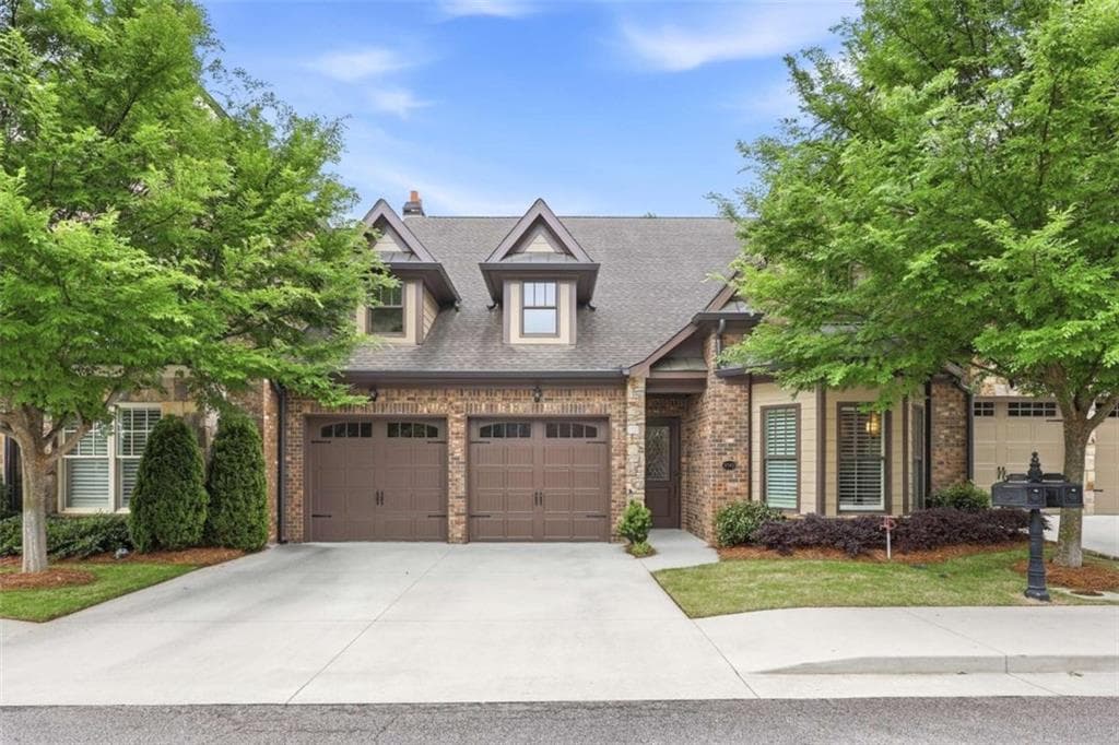 4 bedroom, 5 bathroom, 3,574 sq ft condominium for sale at 890 Candler Street, Gainesville, GA 30501 — photo 2