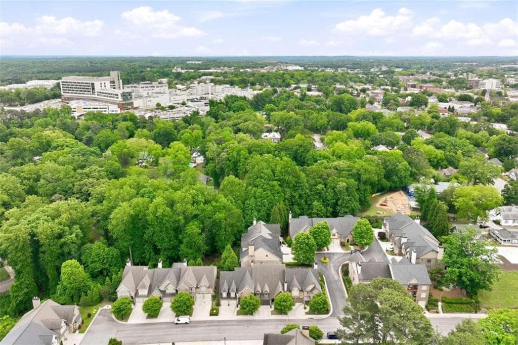 4 bedroom, 5 bathroom, 3,574 sq ft condominium for sale at 890 Candler Street, Gainesville, GA 30501 — photo 4