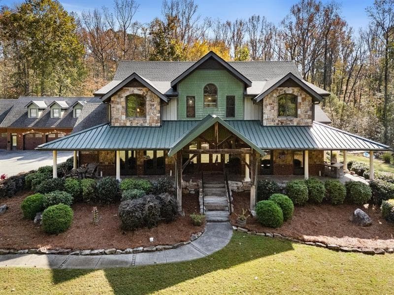 5 bedroom, 4 bathroom, 7,932 sq ft single family residence for sale at 5185 Buice Road, Alpharetta, GA 30022 — photo 3