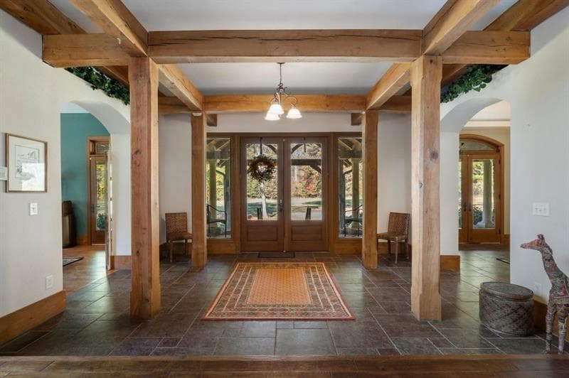 5 bedroom, 4 bathroom, 7,932 sq ft single family residence for sale at 5185 Buice Road, Alpharetta, GA 30022 — photo 4