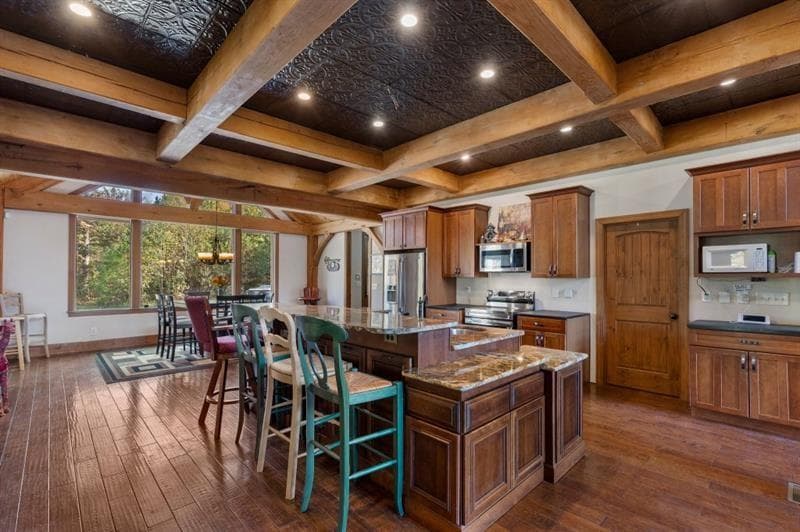 5 bedroom, 4 bathroom, 7,932 sq ft single family residence for sale at 5185 Buice Road, Alpharetta, GA 30022 — photo 10