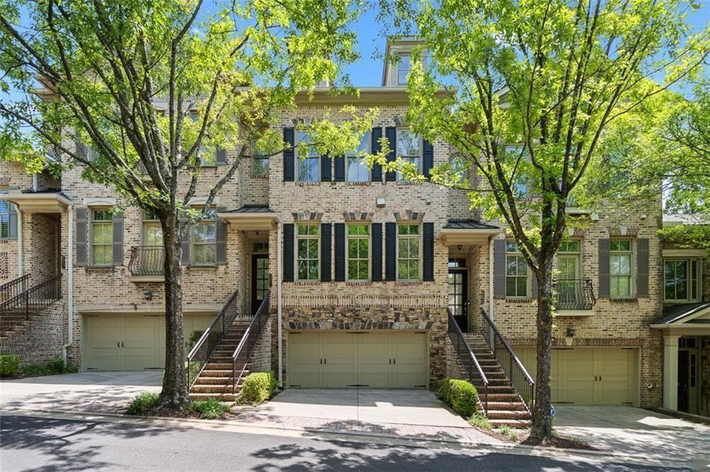 3 bedroom, 4 bathroom, 2,400 sq ft townhouse sold at 3045 Stone Gate Drive, Atlanta, GA 30324