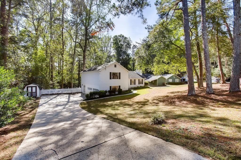 4 bedroom, 2 bathroom, 2,110 sq ft single family residence for rent at 2274 Turtle Landing, Marietta, GA 30066 for $2,500 a month — photo 4