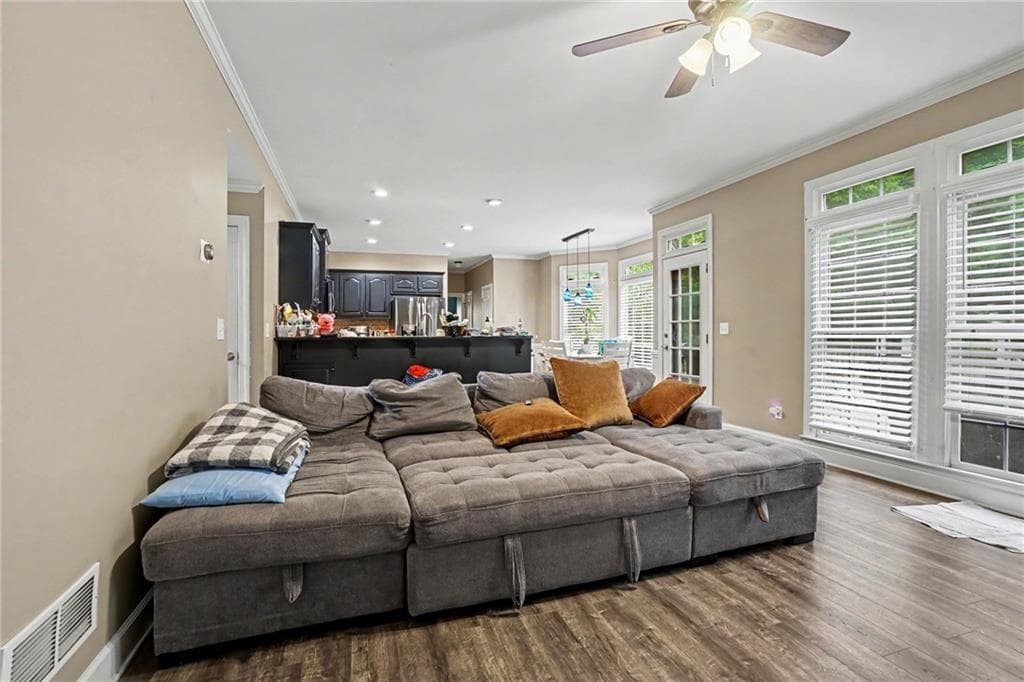 5 bedroom, 4 bathroom, 4,340 sq ft single family residence for sale at 521 Richmond Place, Loganville, GA 30052 — photo 4