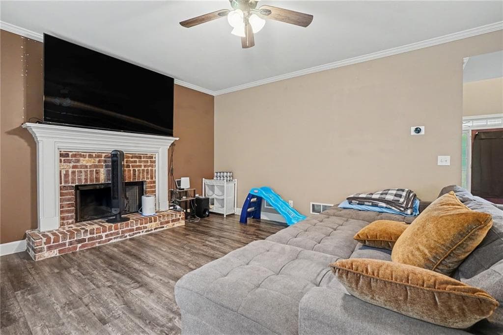 5 bedroom, 4 bathroom, 4,340 sq ft single family residence for sale at 521 Richmond Place, Loganville, GA 30052 — photo 5