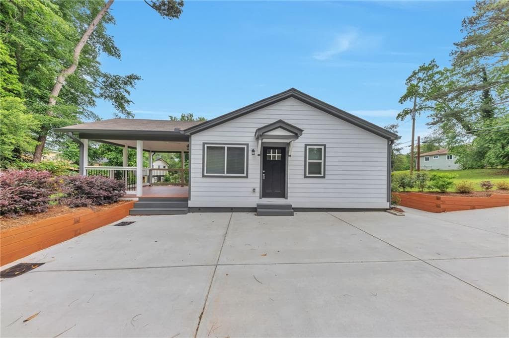 3 bedroom, 2 bathroom, 1,250 sq ft single family residence for sale at 4108 Clay Drive, Atlanta, GA 30360 — photo 3