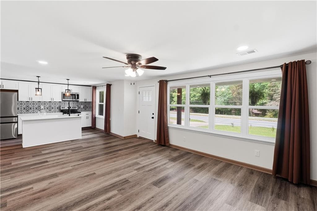 3 bedroom, 2 bathroom, 1,682 sq ft single family residence for sale at 1827 Highway 27, Bremen, GA 30110 — photo 4