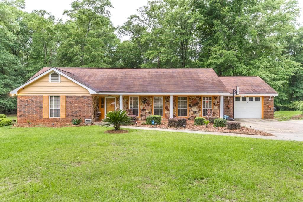 2002 Hickory Drive, Americus, GA 31719 — most recent listing photo