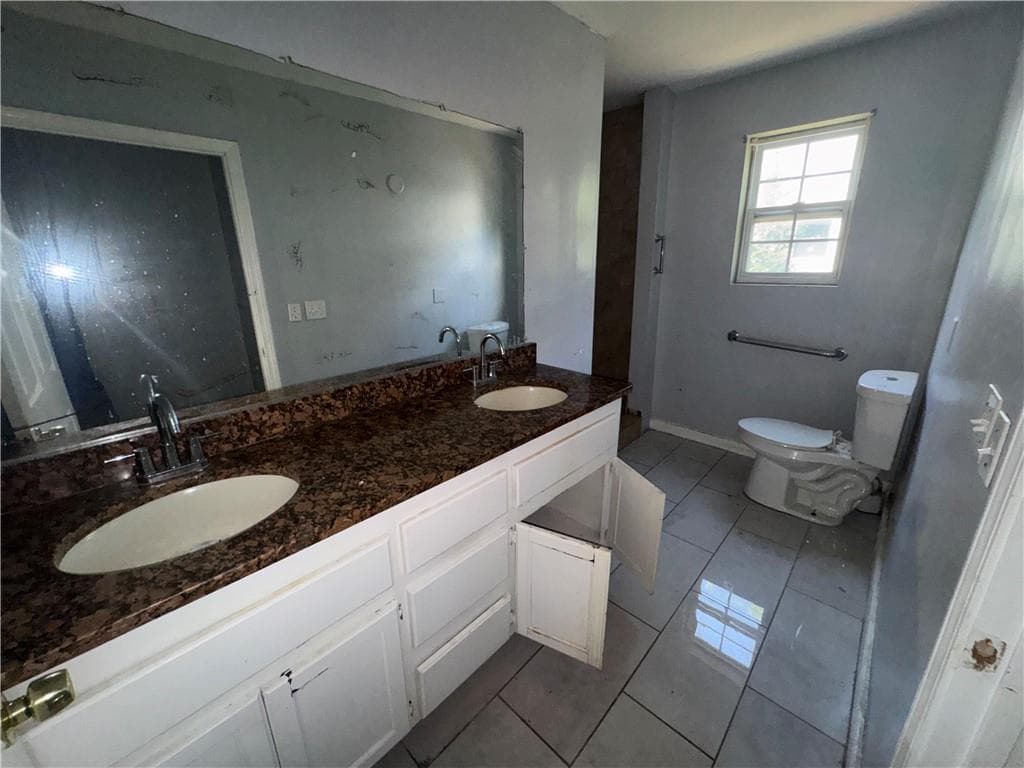 8 bedroom, 2 bathroom, 1,887 sq ft single family residence for sale at 482 Maynard Terrace, Atlanta, GA 30316 — photo 3