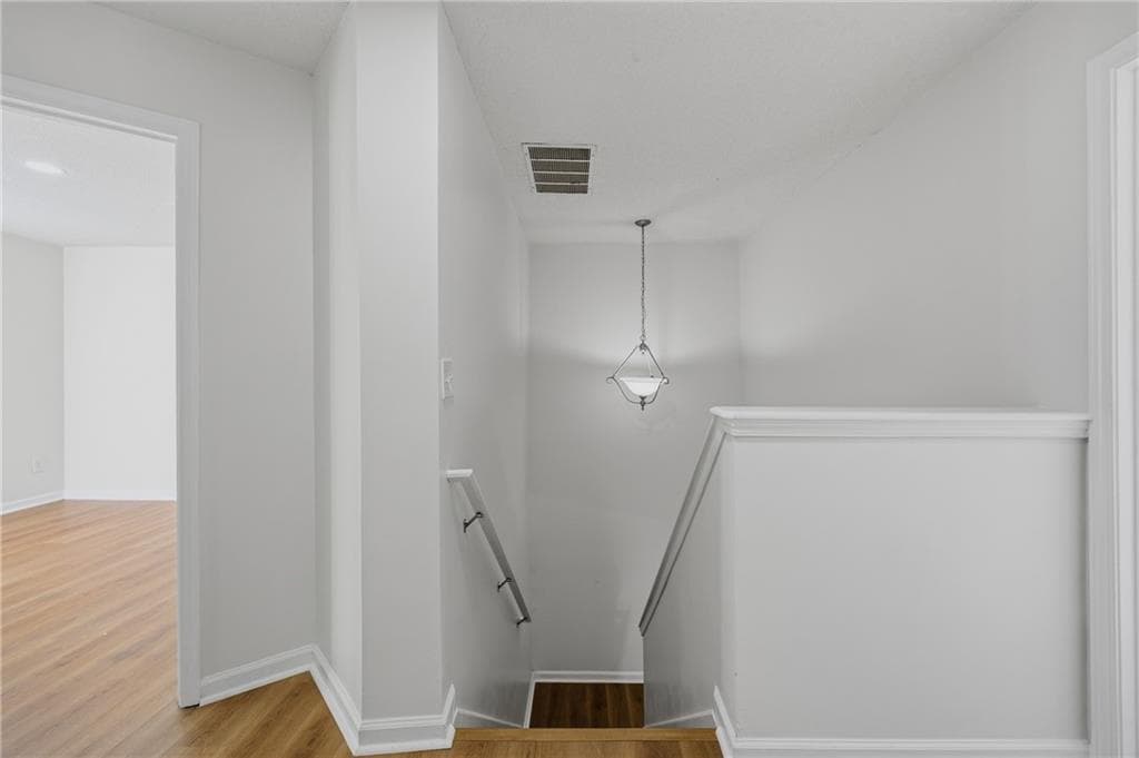 3 bedroom, 3 bathroom, 1,514 sq ft single family residence for sale at 1094 Cliftwood Drive, Riverdale, GA 30296 — photo 3