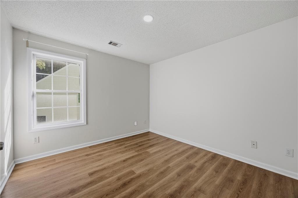 3 bedroom, 3 bathroom, 1,514 sq ft single family residence for sale at 1094 Cliftwood Drive, Riverdale, GA 30296 — photo 6