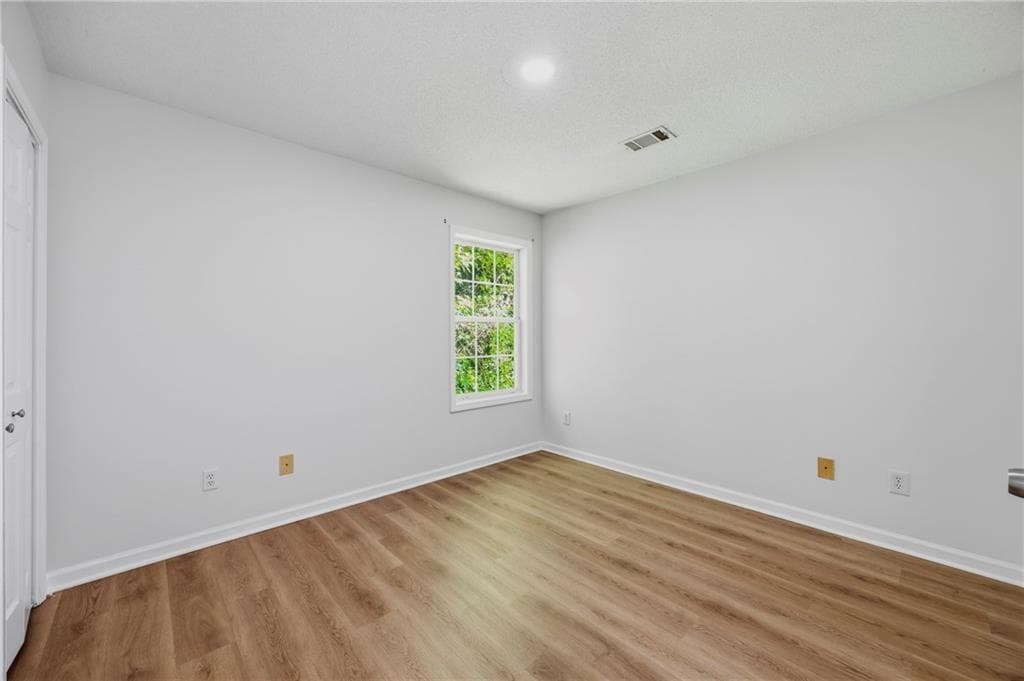 3 bedroom, 3 bathroom, 1,514 sq ft single family residence for sale at 1094 Cliftwood Drive, Riverdale, GA 30296 — photo 7