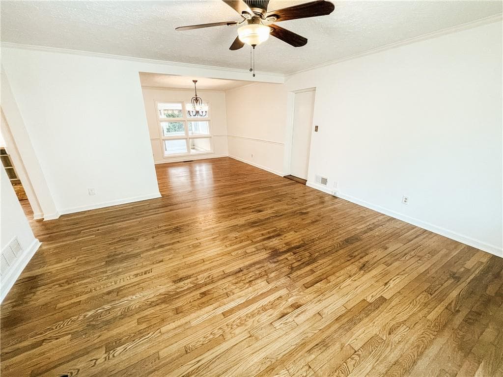 3 bedroom, 2 bathroom, 1,421 sq ft single family residence for rent at 116 Indian Trail, Marietta, GA 30068 for $2,800 a month — photo 3