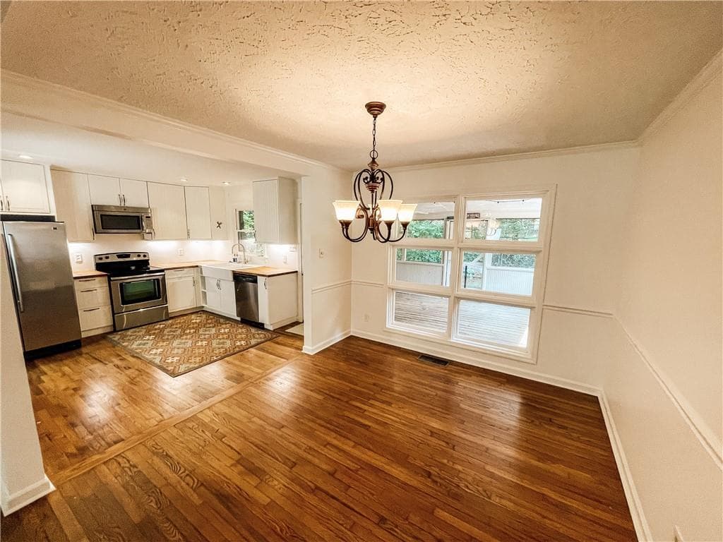 3 bedroom, 2 bathroom, 1,421 sq ft single family residence for rent at 116 Indian Trail, Marietta, GA 30068 for $2,800 a month — photo 5