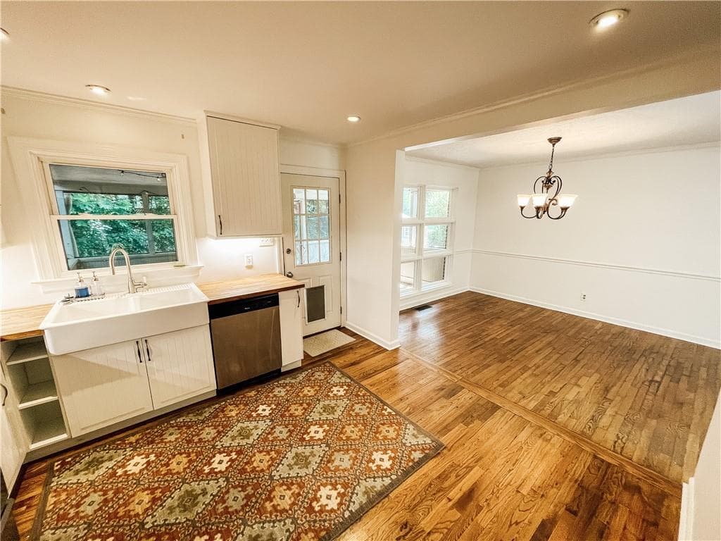 3 bedroom, 2 bathroom, 1,421 sq ft single family residence for rent at 116 Indian Trail, Marietta, GA 30068 for $2,800 a month — photo 6