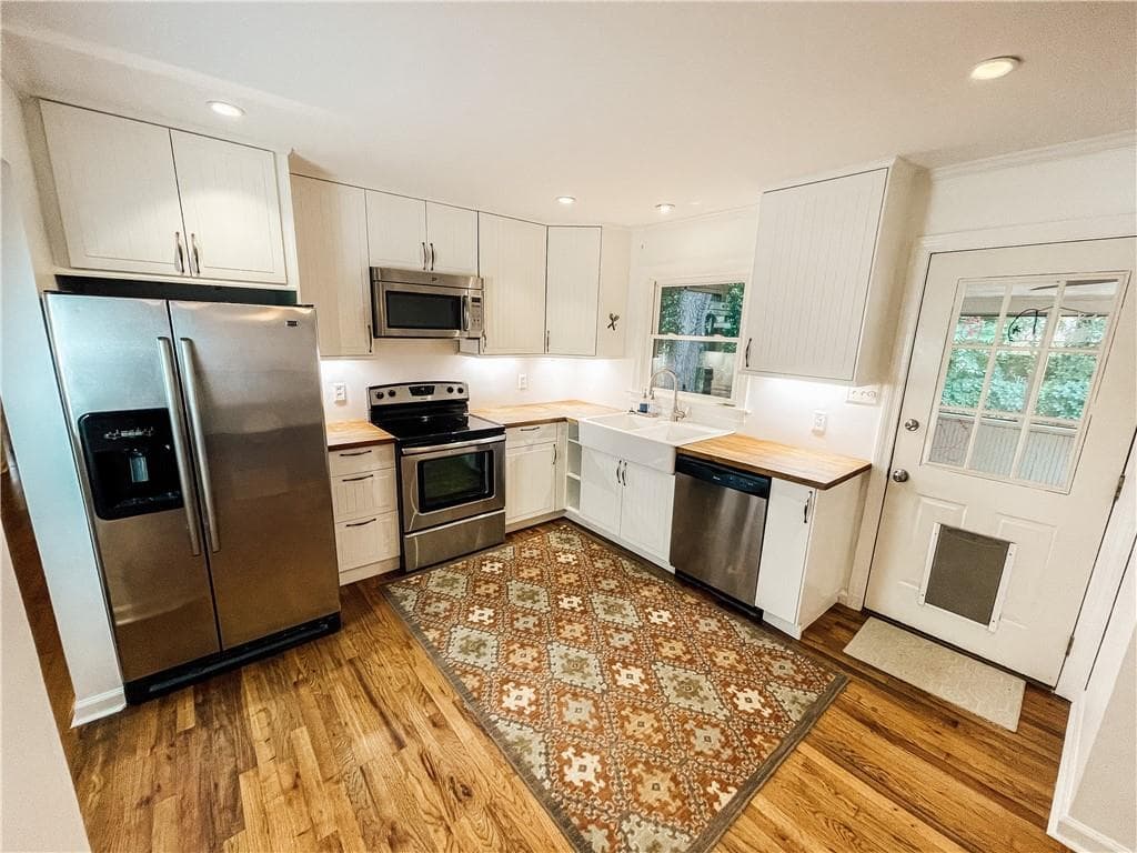 3 bedroom, 2 bathroom, 1,421 sq ft single family residence for rent at 116 Indian Trail, Marietta, GA 30068 for $2,800 a month — photo 7