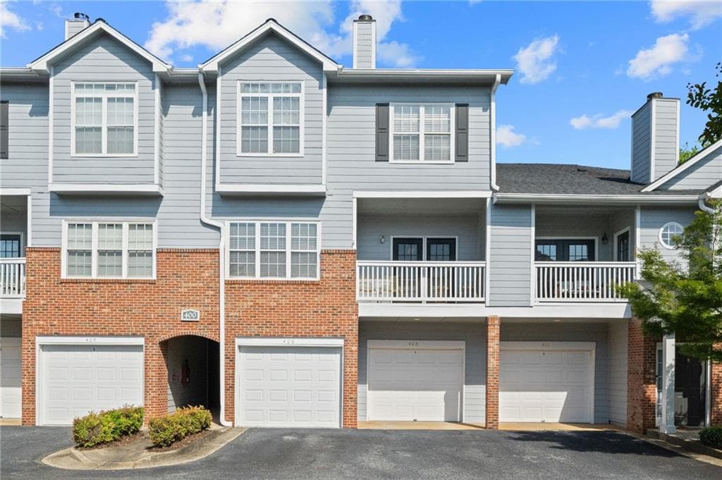 408 Vinings Forest Circle
