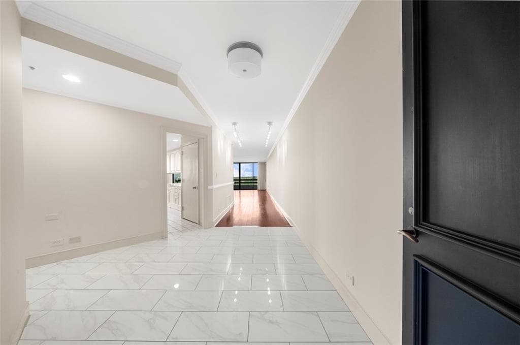 2 bedroom, 2 bathroom, 2,403 sq ft condominium for sale at 2660 Peachtree Road 16C, Atlanta, GA 30305 — photo 2
