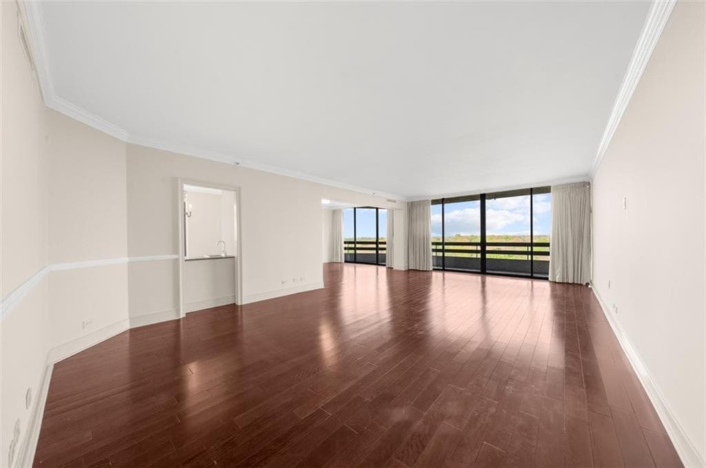 2 bedroom, 2 bathroom, 2,403 sq ft condominium for sale at 2660 Peachtree Road 16C, Atlanta, GA 30305 — photo 6