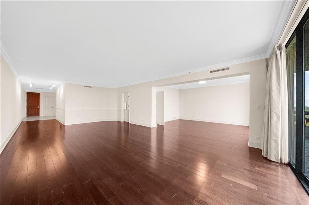 2 bedroom, 2 bathroom, 2,403 sq ft condominium for sale at 2660 Peachtree Road 16C, Atlanta, GA 30305 — photo 8
