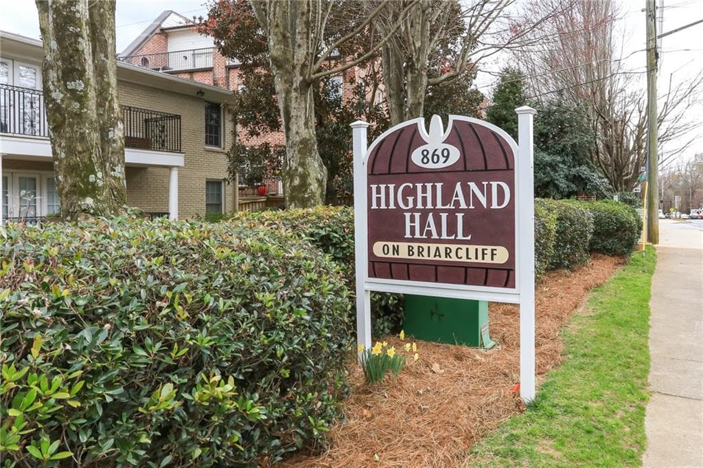 2 bedroom, 2 bathroom, 756 sq ft condominium sold at 869 Briarcliff Road B25, Atlanta, GA 30306